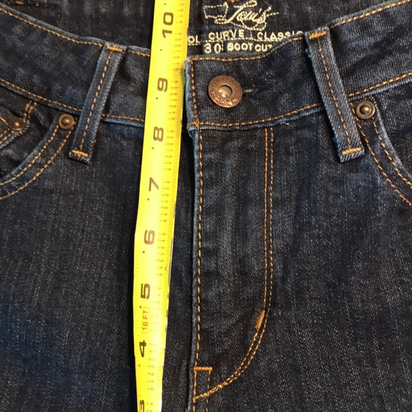 Levi’s San Francisco Bold Curve Classic Boot Cut Jeans - Picture 8 of 11